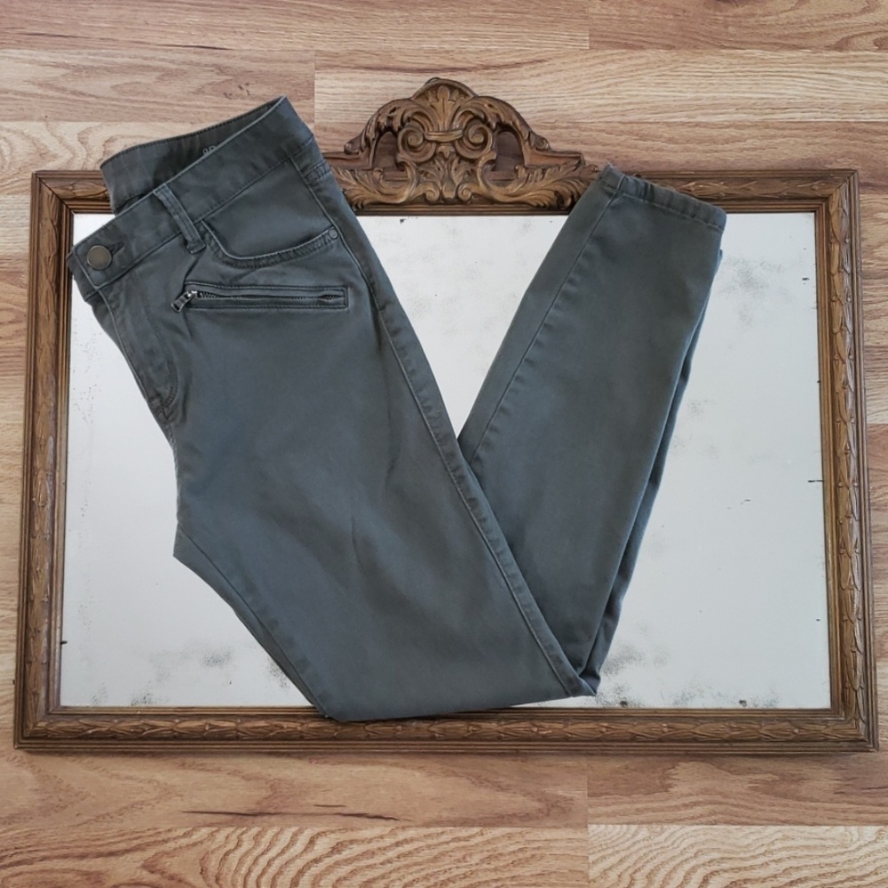 a.n.a Olive JEGGING Pants Accent Zippers Size 8